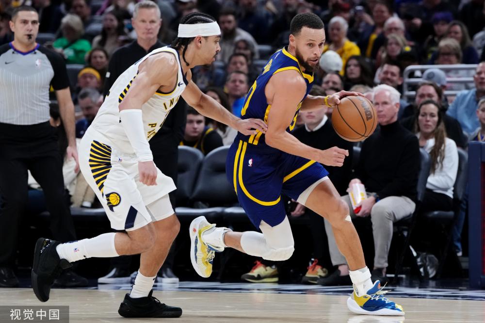 捧起了本届 捧起了本届