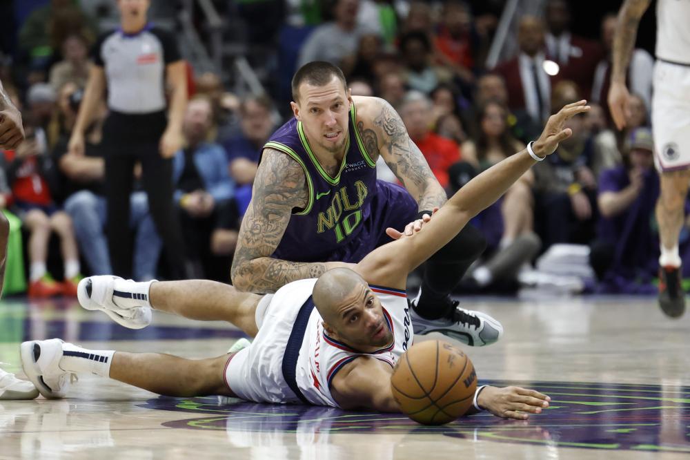 这让他在团 这让他在团